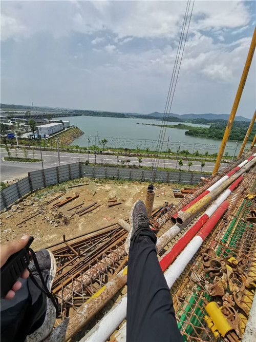 延庆区作业中发生设备损坏或人员意外，责任怎么划分？